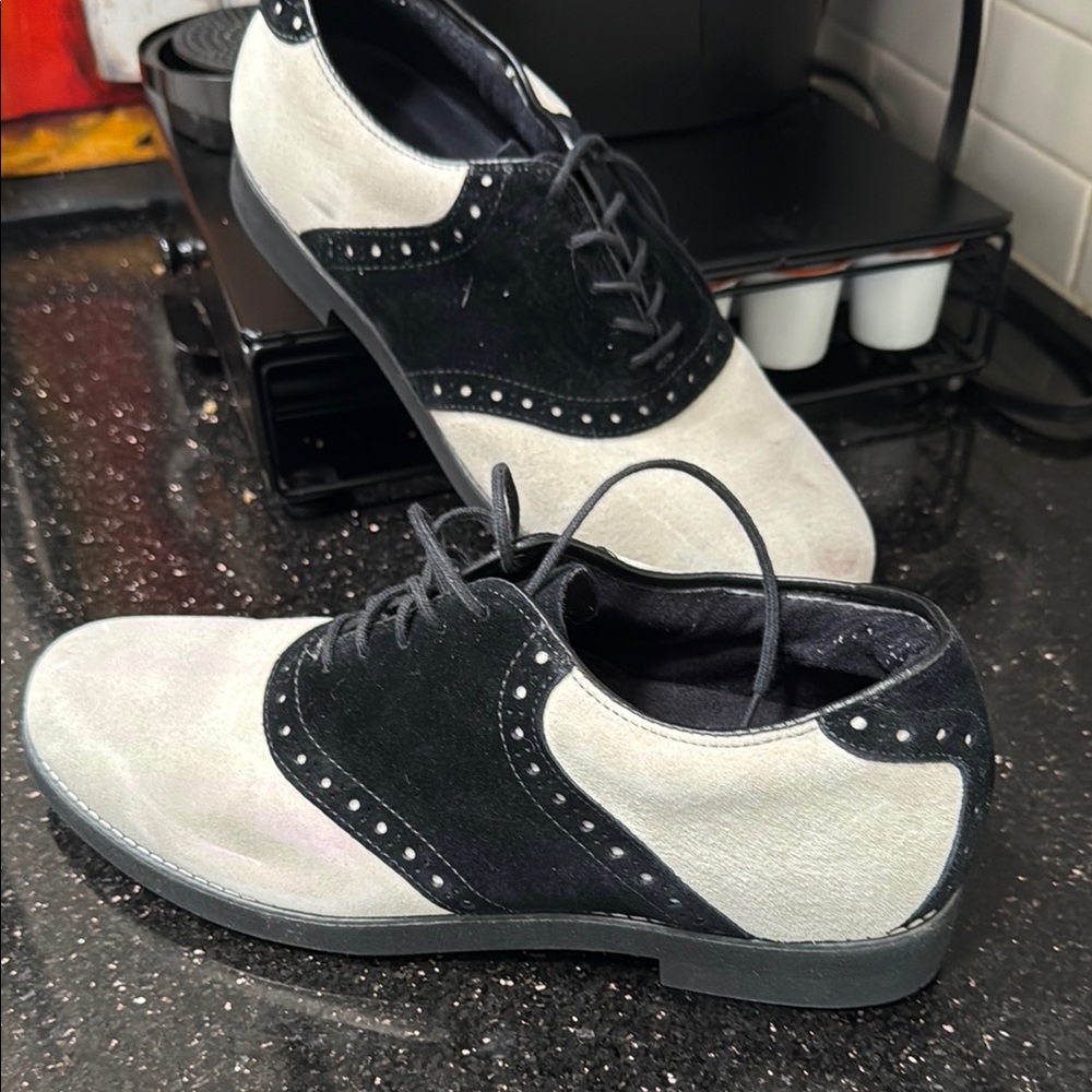 Hush Puppies Black and Gray Oxfords with Classic Broguing 9m